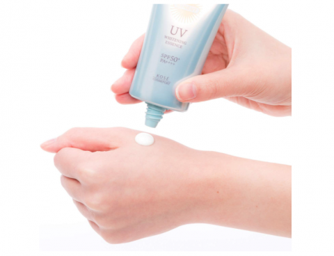 Kose Cosmeport SUNCUT UV Whitening Essence Солнцезащитная отбеливающая эссенция для лица с SPF 50+ PA++++, 80 гр