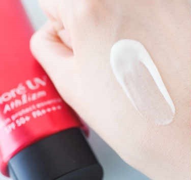 Суперустойчивый санскрин Biore UV Athlizm Skin Protect Essence, SPF 50+/ PA++++